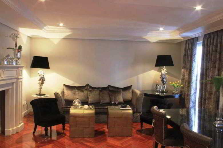 Hotel Luxury Suites