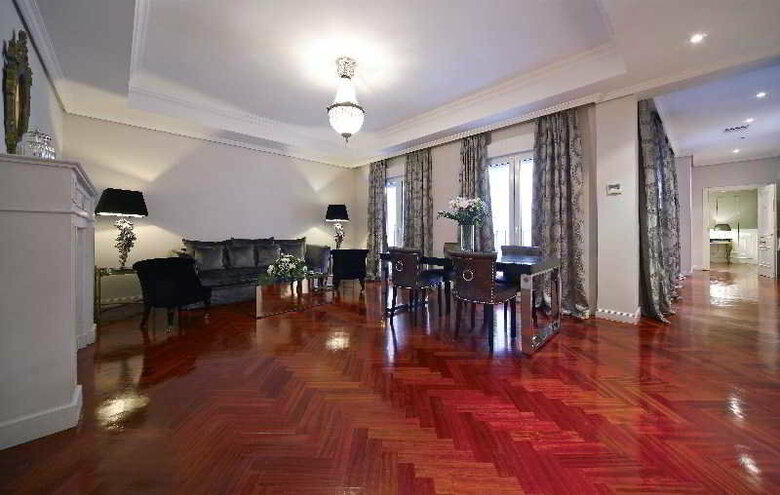 Hotel Luxury Suites
