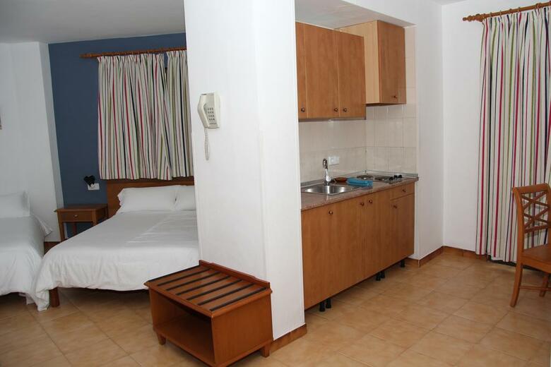 Apartamentos Gomila Park