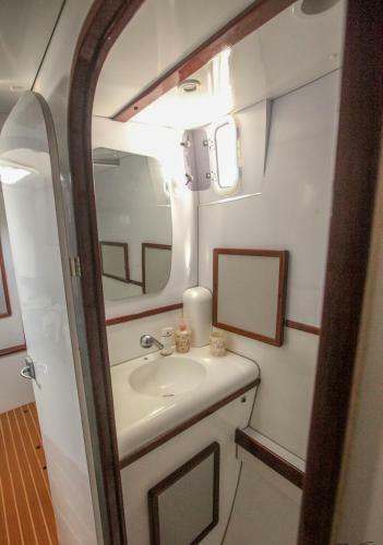 Catamaran Angelique II