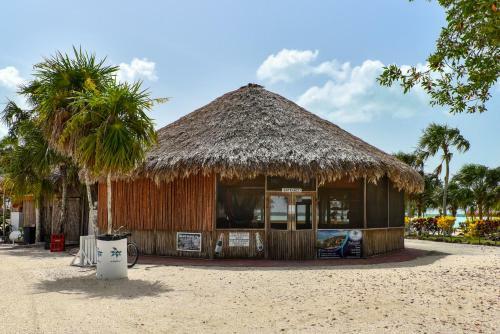 Hotel Orchid Bay Resort