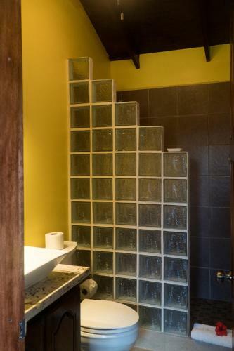 Hostal White Horse Guest House