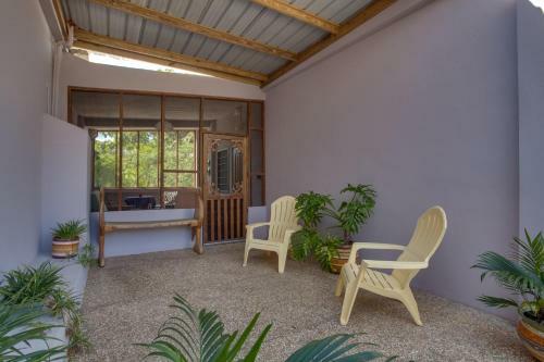 Hostal Bayshore Bijou Suites