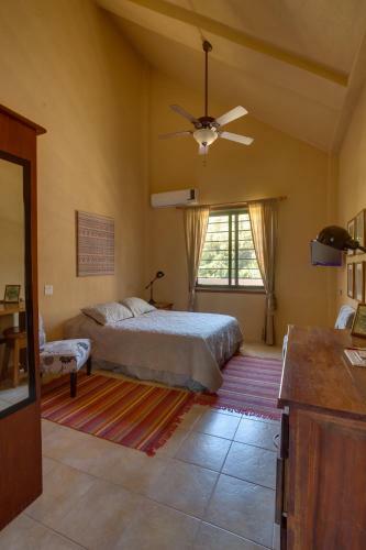 Hostal Bayshore Bijou Suites