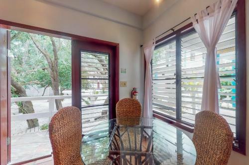 Condo #24 @ Beachside Villas