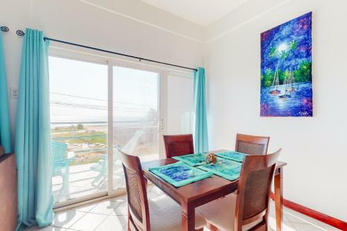 Suite E202 Mara Laguna