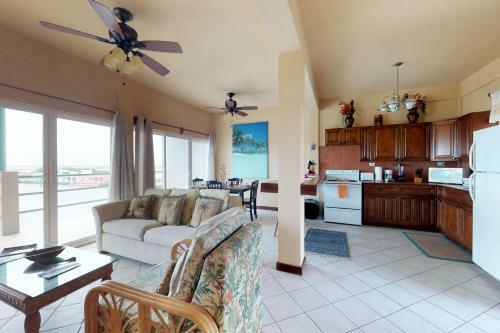 Suite F302 Mara Laguna