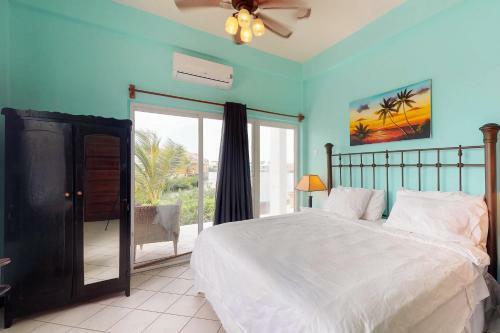 Suite F101 Mara Laguna