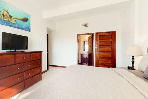 Suite E203 Mara Laguna