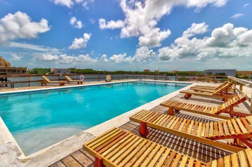 Mara Laguna C Suites