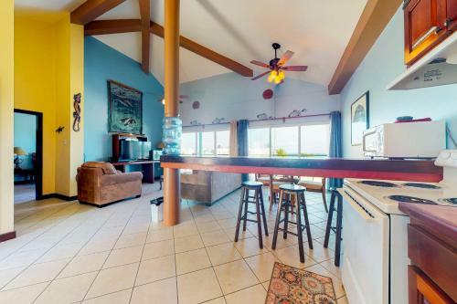Suite A302 Mara Laguna