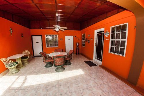 Hotel Hummingbird Suites
