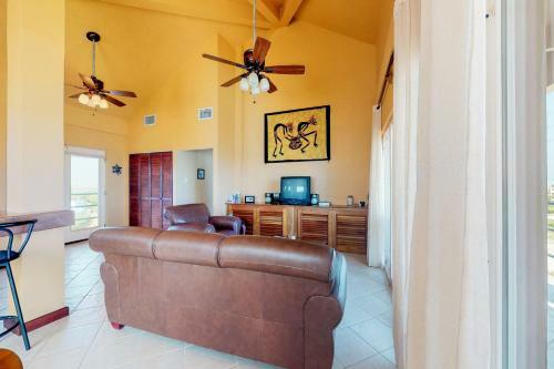 Suite C303 Mara Laguna