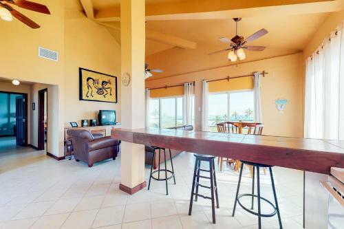 Suite C303 Mara Laguna