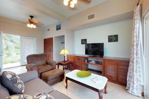 Suite B103 Mara Laguna