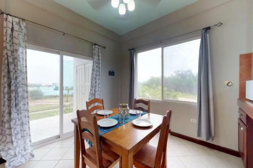 Suite B103 Mara Laguna