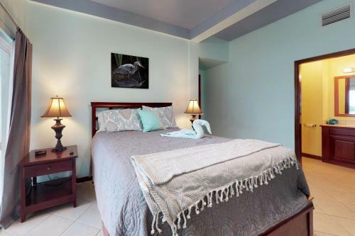 Suite B103 Mara Laguna