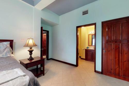 Suite B103 Mara Laguna