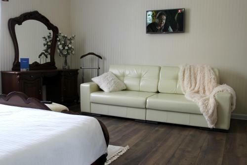 Hostal Lebediny Guest House