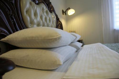 Hostal Lebediny Guest House