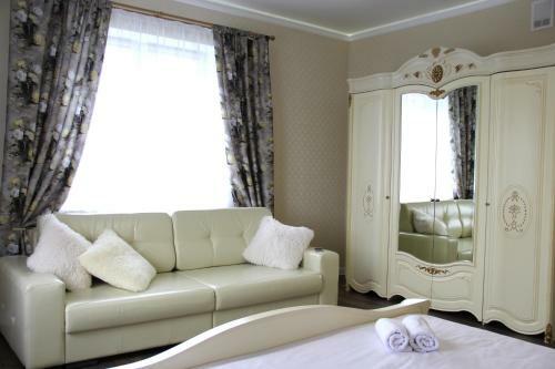 Hostal Lebediny Guest House