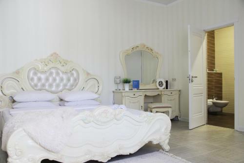 Hostal Lebediny Guest House
