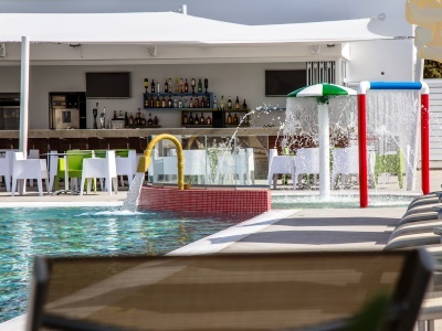 Nicholas Hotel Apartments