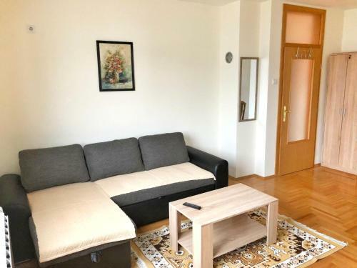 Apartman Lola