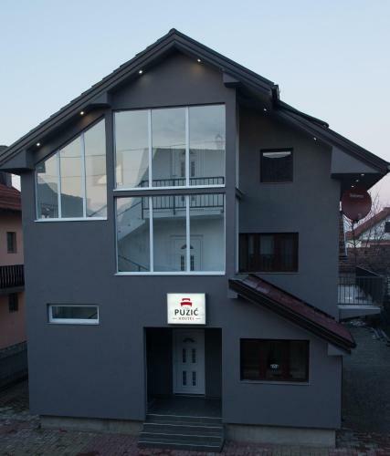 Hostal Guesthouse Vila Puzic