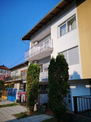 Hostal Apartmani I Sobe Taunus Bl