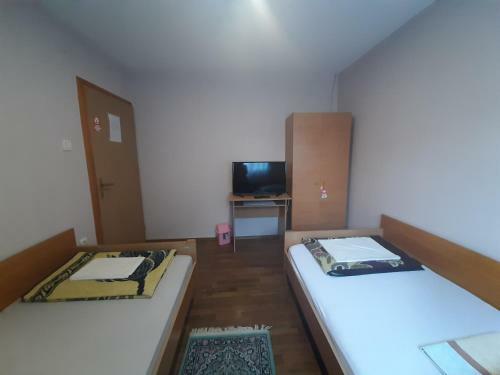 Bed & Breakfast Restoran I Sobe "tocak"