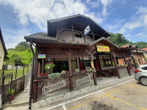 Bed & Breakfast Restoran I Sobe "tocak"