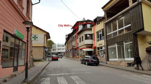 City Wall Apartment
