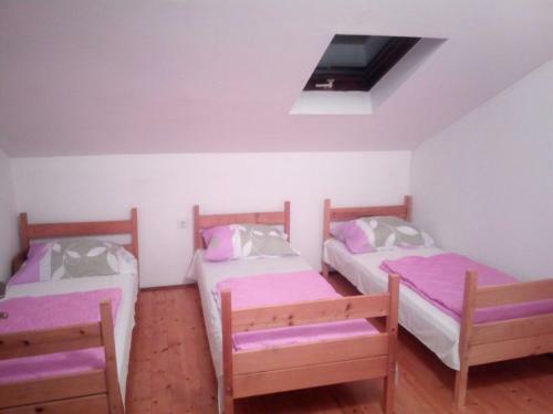 Albergue Kamena ?uprija