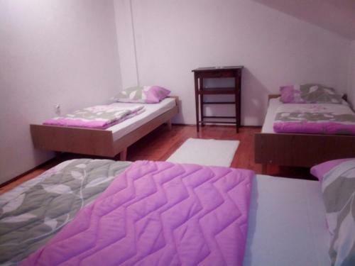 Albergue Kamena ?uprija