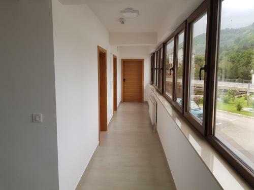 Hotel Apartmani Lux Novali?