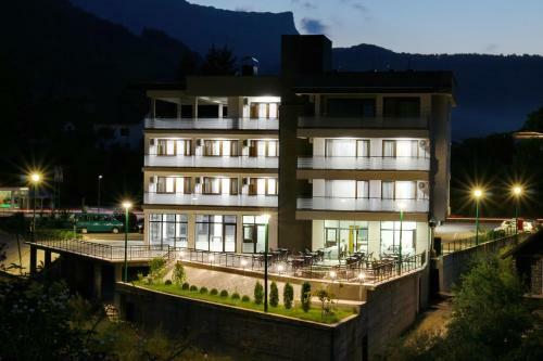 Hotel Apartmani Lux Novali?