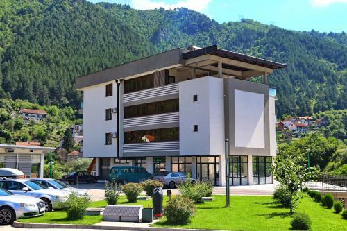 Hotel Apartmani Lux Novali?