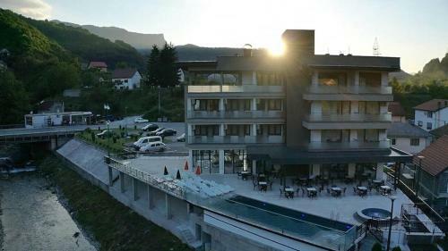 Hotel Apartmani Lux Novali?