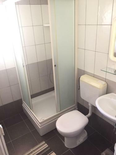 Hostal Guesthouse Mts