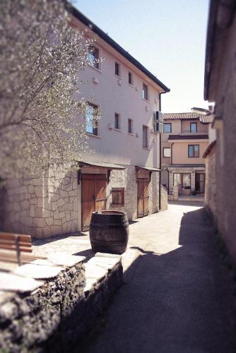 Hostal Pansion Luka