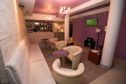 Hotel & Rooms Lombrelle