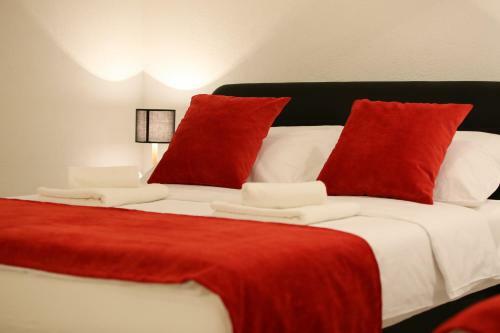 Hostal Central Located Guest House