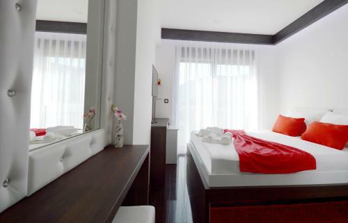 Motel Pm Company