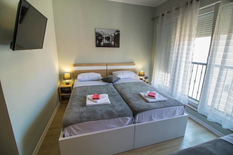 Hostal Guesthouse Villa Amina