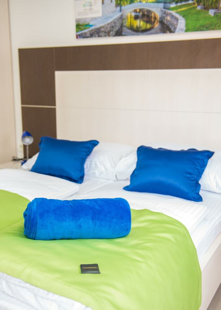 Hostal Five Rivers Rooms