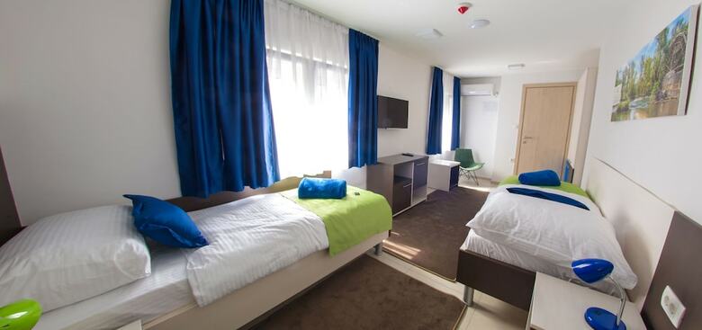 Hostal Five Rivers Rooms