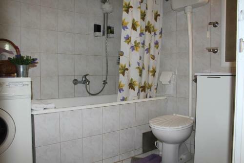 Hostal Full View