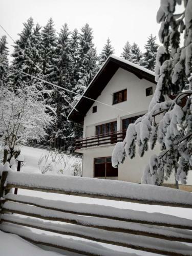 Agroturismo Planinska Ku?a "odmor"