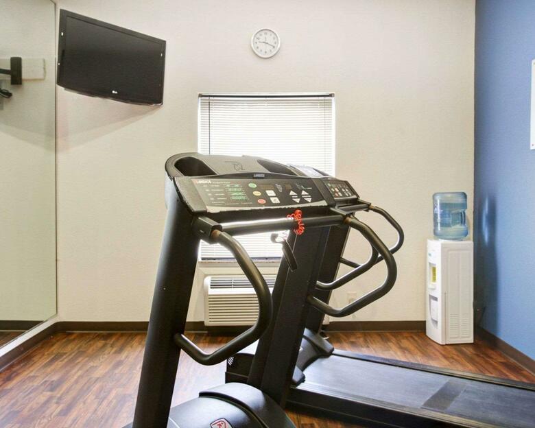 Hotel Comfort Suites University Drive